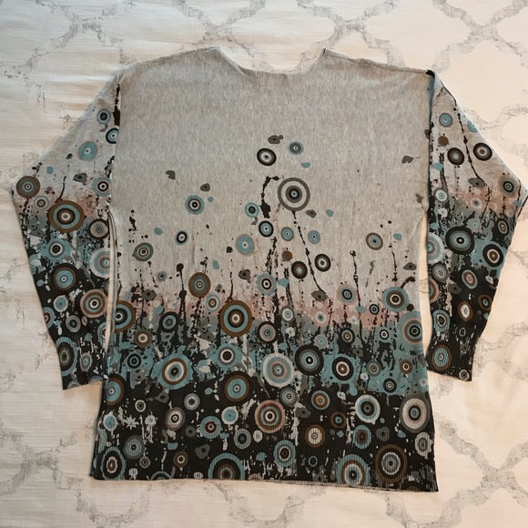 Sweater top in grey with pattern - Picture 2 of 3